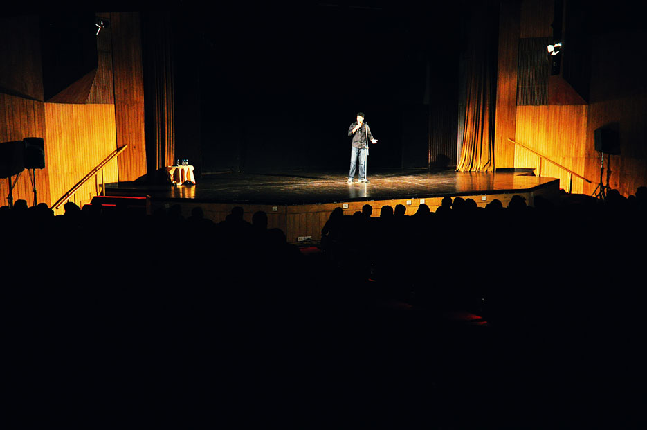 Indian Stand Up Comedy Night, Indian Habitat Center, photographed by professional Indian photographer Naina