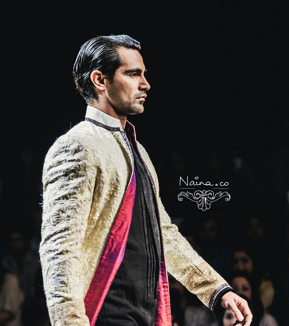 Wills Lifestyle India Fashion Week, Spring Summer 2013. Manish Malhotra by photographer Naina Redhu of Naina.co