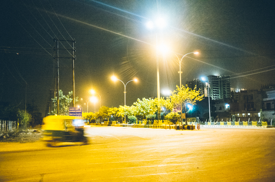 Streets of Noida at night. Street Photography by professional Indian lifestyle photographer Naina Redhu of Naina.co