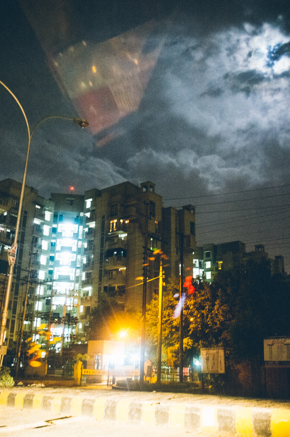 Streets of Noida at night. Street Photography by professional Indian lifestyle photographer Naina Redhu of Naina.co