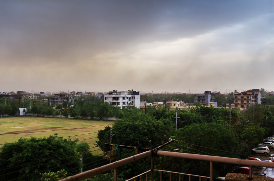 Storm clouds, sunset and rain. Photography by professional Indian lifestyle photographer Naina Redhu of Naina.co