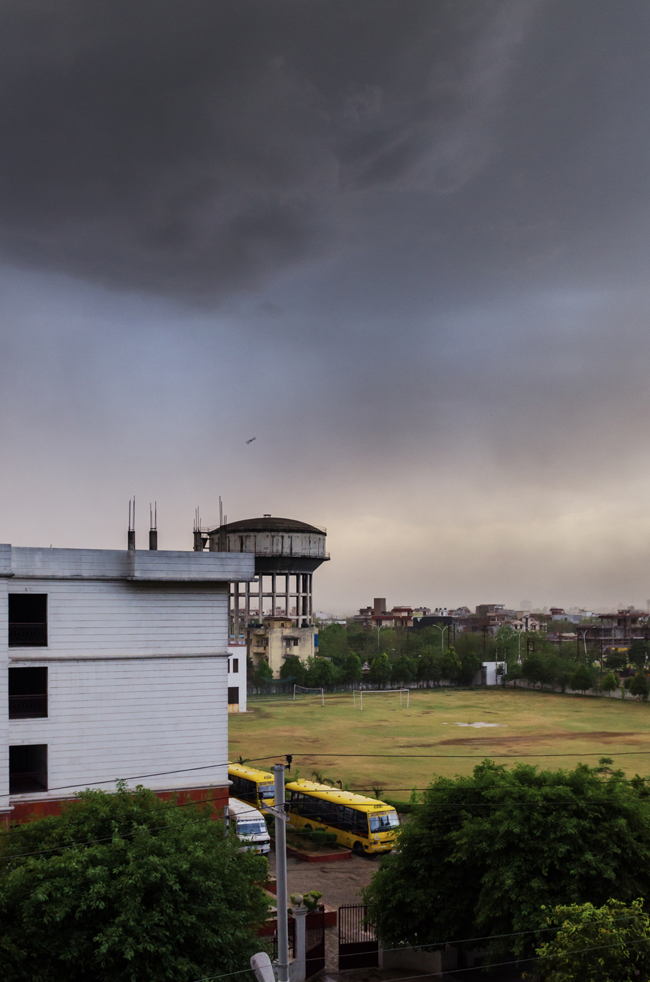 Storm clouds, sunset and rain. Photography by professional Indian lifestyle photographer Naina Redhu of Naina.co