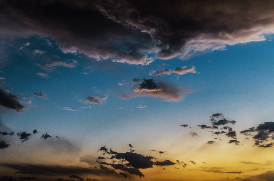 Storm clouds, sunset and rain. Photography by professional Indian lifestyle photographer Naina Redhu of Naina.co