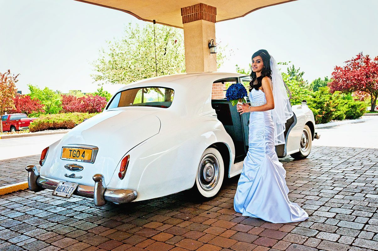 Indian wedding photographer : photography by Naina | 1952 vintage Bentley