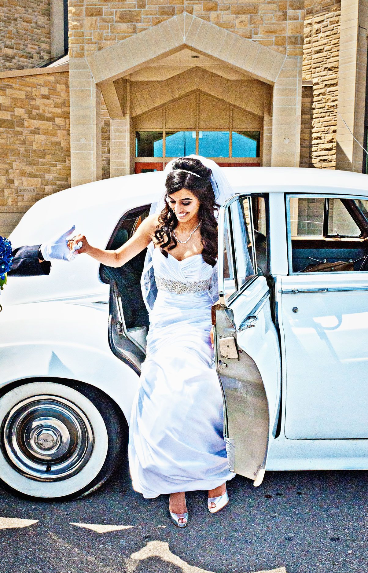 Indian wedding photographer : photography by Naina | 1952 vintage Bentley