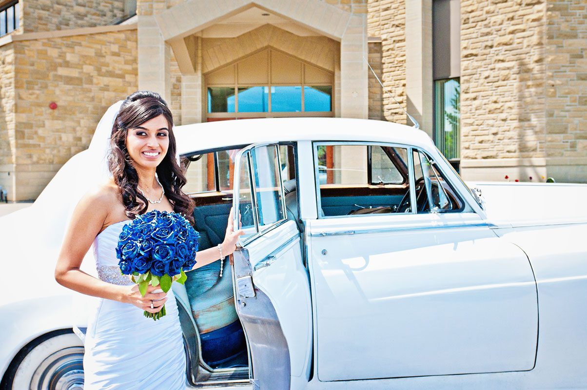 Indian wedding photographer : photography by Naina | 1952 vintage Bentley