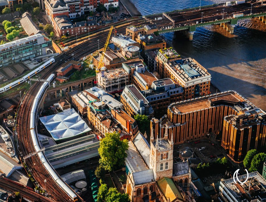 EyesForLondon-View-From-The-Shard-La-Raconteuse-Visuelle-Luxury-Naina.co-Photographer-Color-Travel