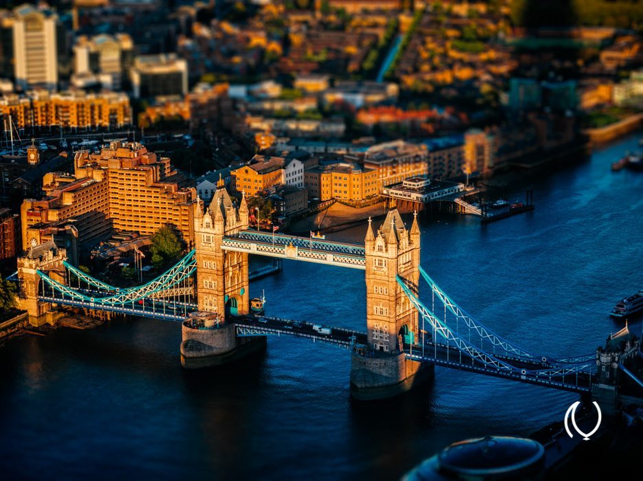 EyesForLondon-View-From-The-Shard-La-Raconteuse-Visuelle-Luxury-Naina.co-Photographer-Color-Travel