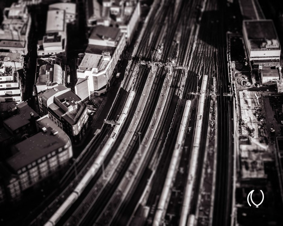 EyesForLondon-View-From-The-Shard-La-Raconteuse-Visuelle-Naina.co-Photographer-Black-White-Travel