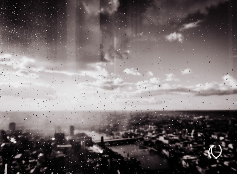 EyesForLondon-View-From-The-Shard-La-Raconteuse-Visuelle-Naina.co-Photographer-Black-White-Travel