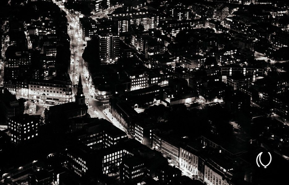 EyesForLondon-View-From-The-Shard-La-Raconteuse-Visuelle-Naina.co-Photographer-Black-White-Travel