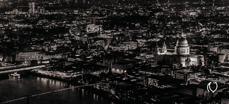 EyesForLondon-View-From-The-Shard-La-Raconteuse-Visuelle-Naina.co-Photographer-Black-White-Travel