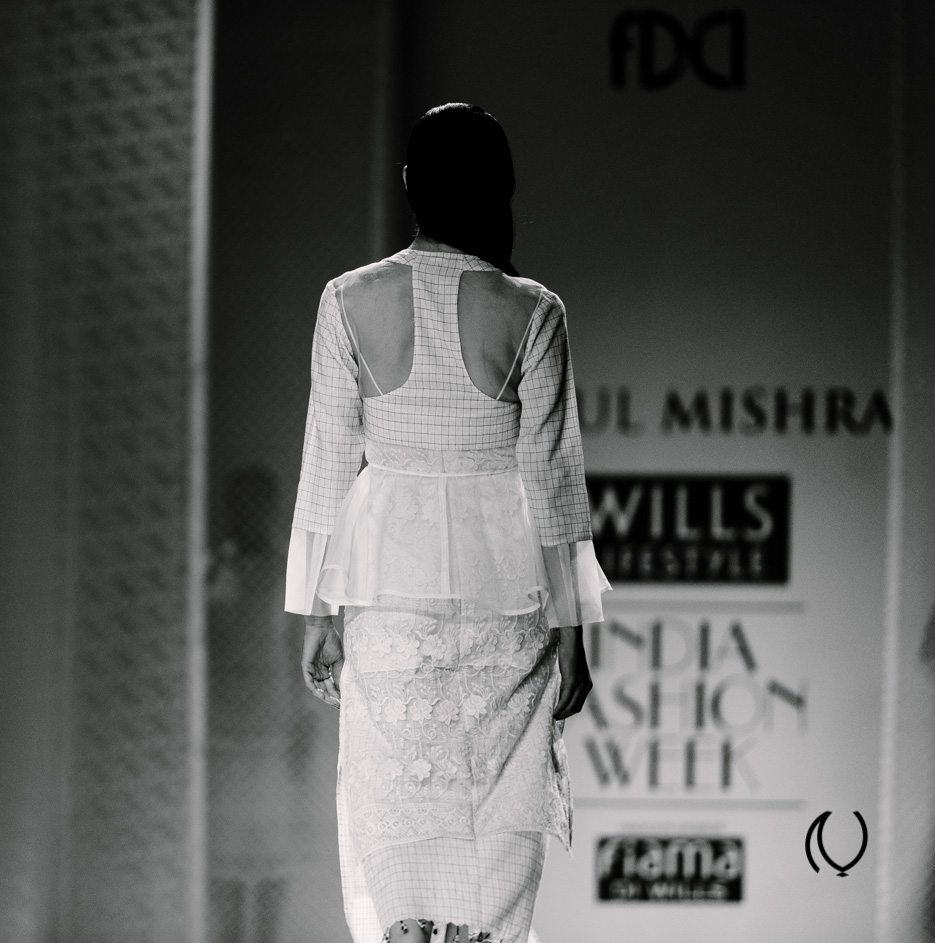 WIFWSS14-Naina.co-Rahul-Mishra-Wills-Lifestyle-India-Fashion-Week-Spring-Summer-2014-Raconteuse