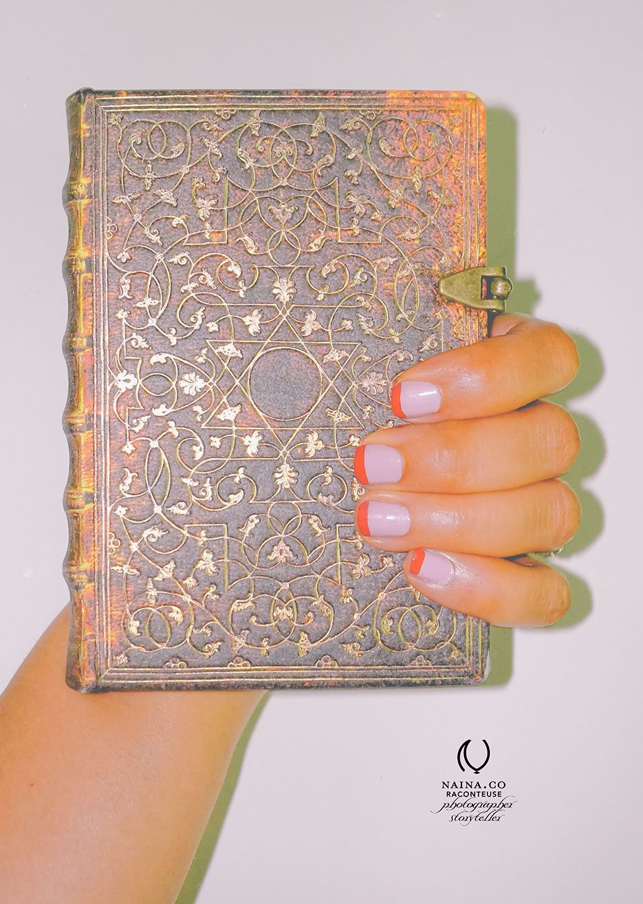 Candy-Nails-Naina.co-Raconteuse-CHANEL-PaperBlanks-Laquer-Storyteller-Photographer-01