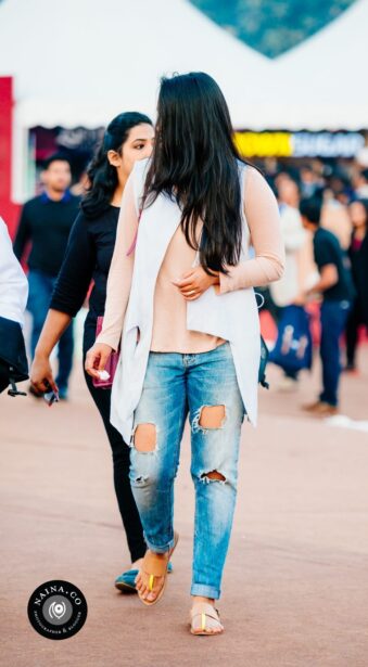 Naina.co-Raconteuse-Visuelle-Photographer-Blogger-Storyteller-Luxury-Lifestyle-January-2015-Le-Meridien-India-Art-Fair-Coffee-EyesForStreetSstyle-11