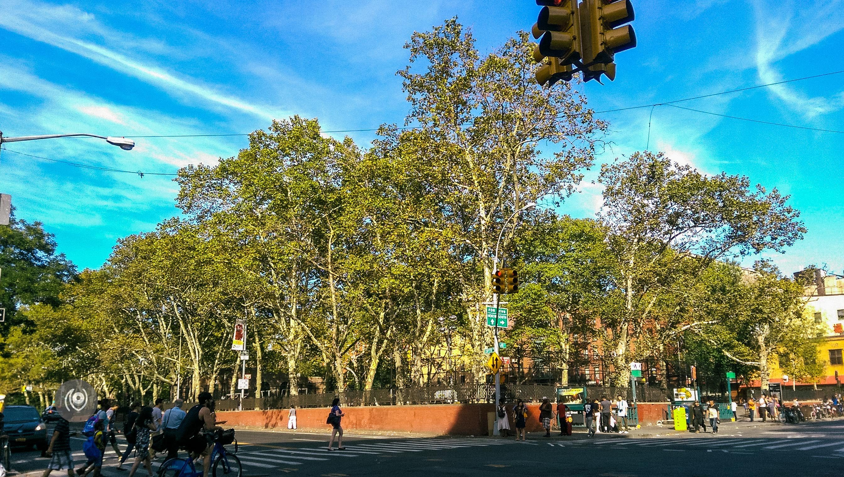 Walk to Washington Square Park #EyesForNewYork #REDHUxNYC Naina.co Luxury & Lifestyle, Photographer Storyteller, Blogger