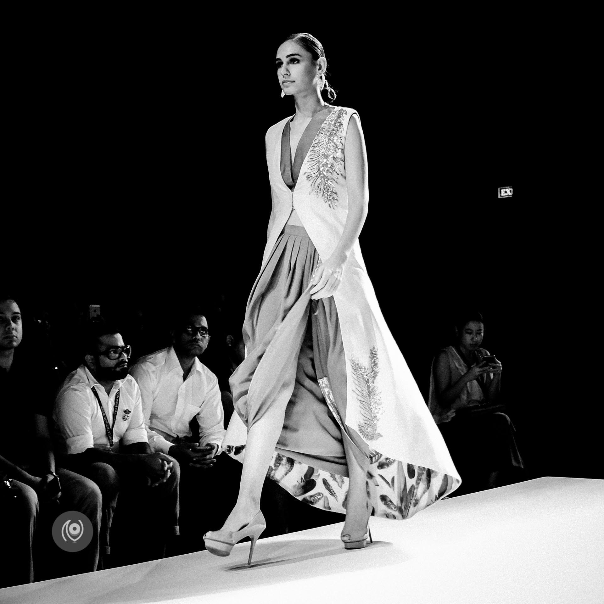 Kommal Sood, Amazon India Fashion Week Spring Summer 2016 #AIFWSS16 #EyesForFashion Naina.co Luxury & Lifestyle, Photographer Storyteller, Blogger