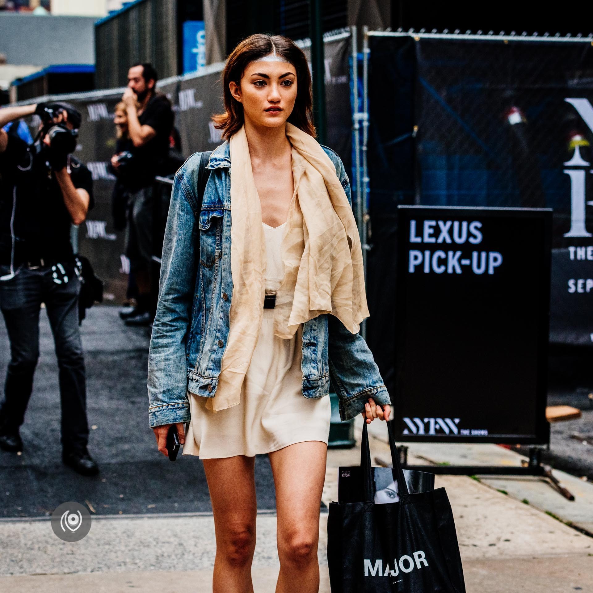 #NYFW New York Fashion Week Spring Summer 2016 #EyesForStreetStyle #EyesForNewYork #REDHUxNYC Naina.co Luxury & Lifestyle, Photographer Storyteller, Blogger