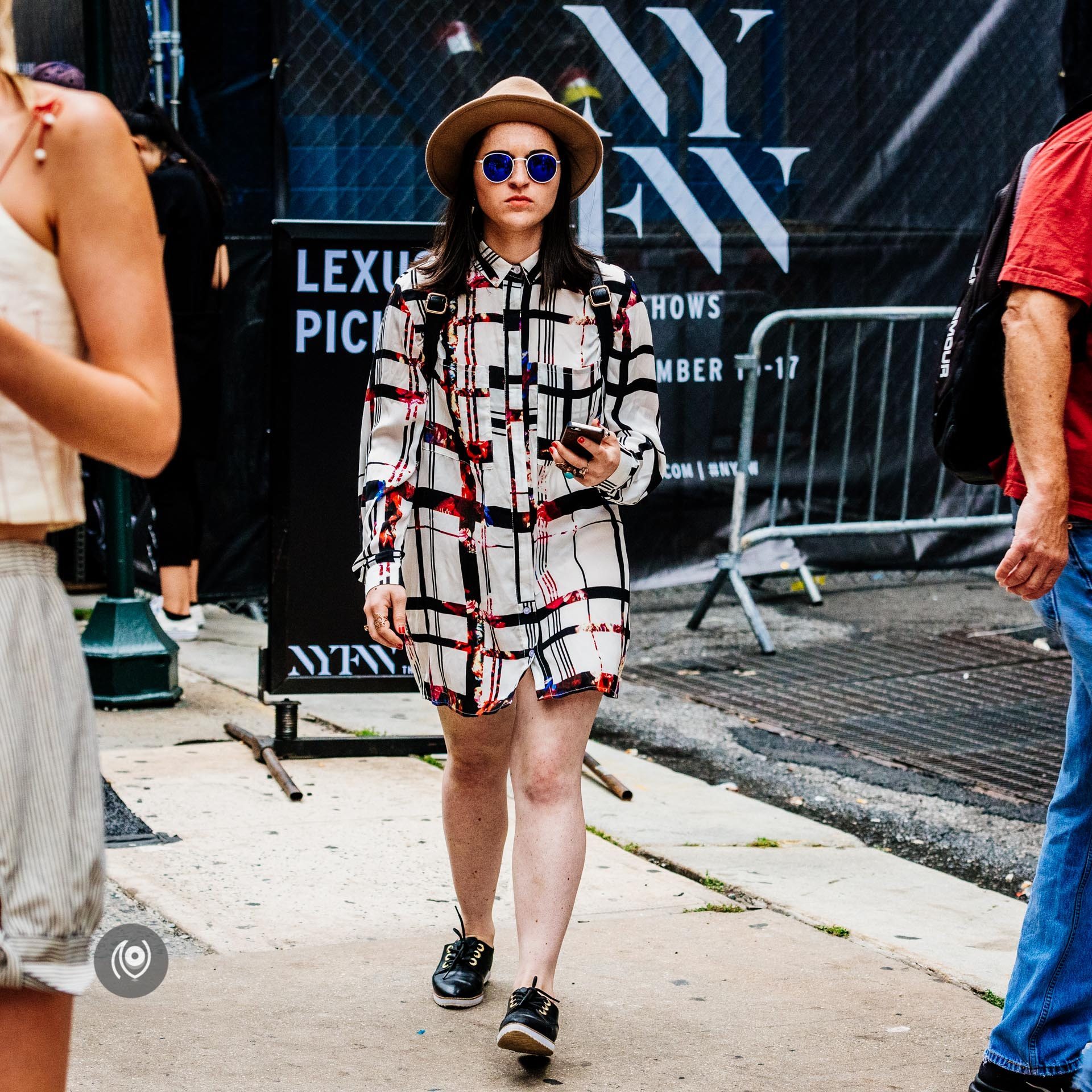 #NYFW New York Fashion Week Spring Summer 2016 #EyesForStreetStyle #EyesForNewYork #REDHUxNYC Naina.co Luxury & Lifestyle, Photographer Storyteller, Blogger