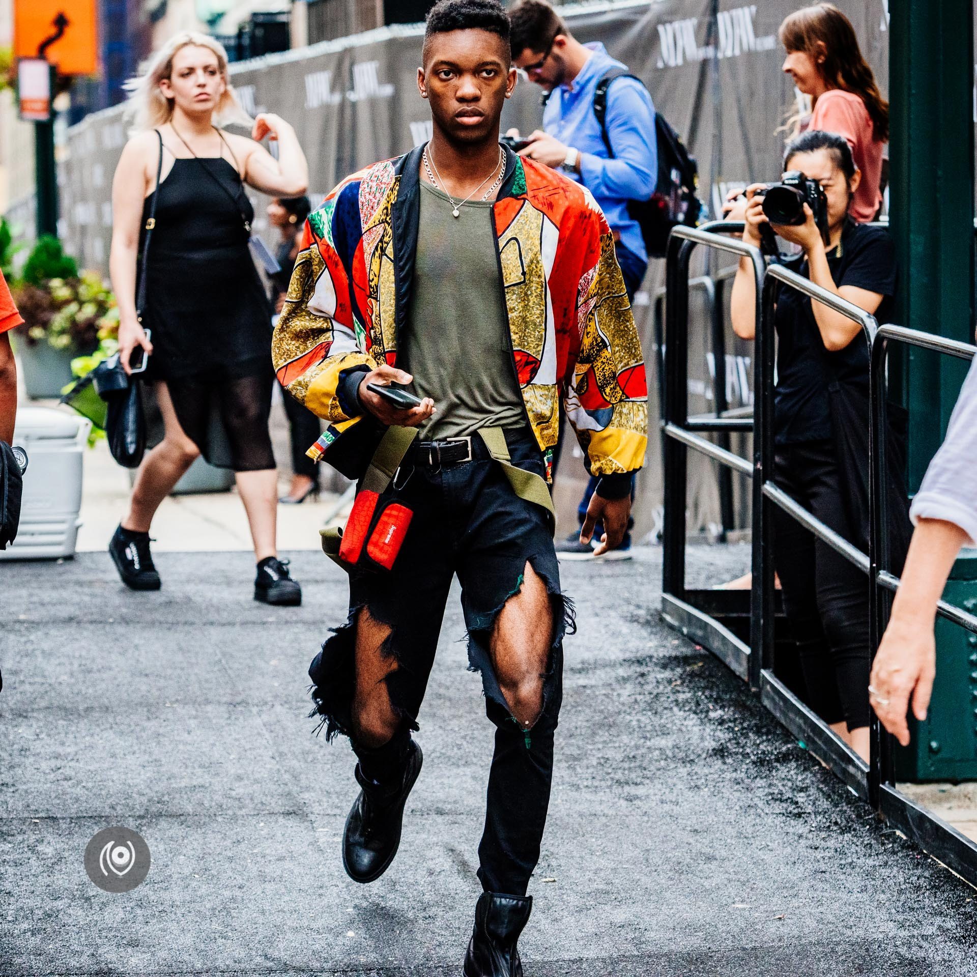 #NYFW New York Fashion Week Spring Summer 2016 #EyesForStreetStyle #EyesForNewYork #REDHUxNYC Naina.co Luxury & Lifestyle, Photographer Storyteller, Blogger