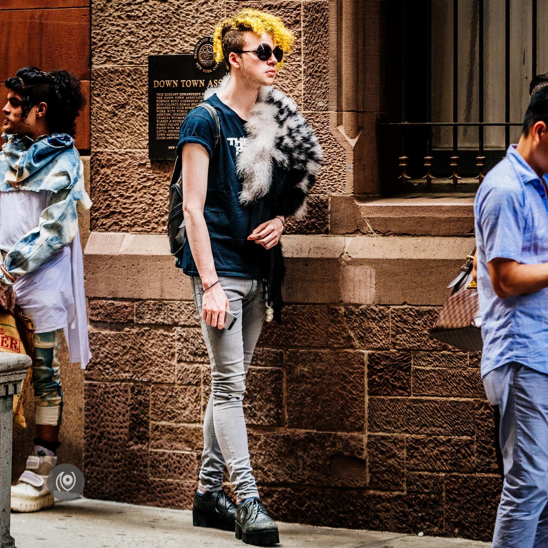 #NYFW New York Fashion Week Spring Summer 2016 #EyesForStreetStyle #EyesForNewYork #REDHUxNYC Naina.co Luxury & Lifestyle, Photographer Storyteller, Blogger