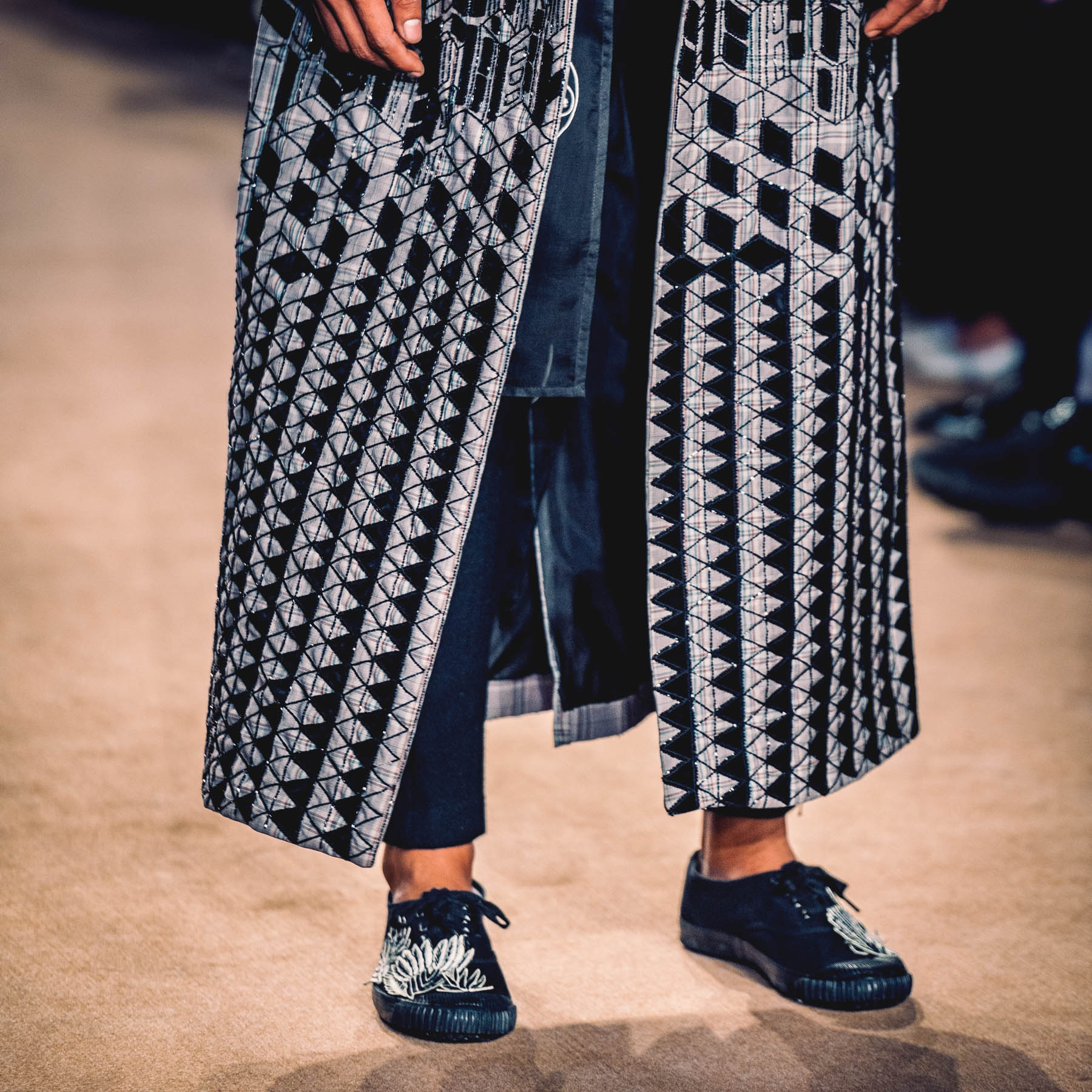 #EyesForFashion, #MadeInIndia, 10YearsOfRahulMishra, Aarna Mishra, Autumn Winter, Blogger Naina, Decade, delhi, Delhi Fashion Week, Divya Mishra, embroidery, Fashion Design Council of India, fashion show, FDCI, French Knots, From The Archives, Gurgaon, India, india fashion week, Indian Fashion Designer, Jawaharlal Nehru Stadium, lifestyle blogger, lifestyle photographer, Liva, LMIFWAW19, Lotus Makeup India Fashion Week, luxury blogger, luxury photographer, Metamorphosis, naina redhu, naina.co, Photographer Naina, Professional Blogger, professional photographer, Rahul Mishra, Reinvention, Retrospect, Retrospection, Retrospective, Runway, Structured Garments, Ten Seasons of Paris Fashion Week, textiles, Weaves