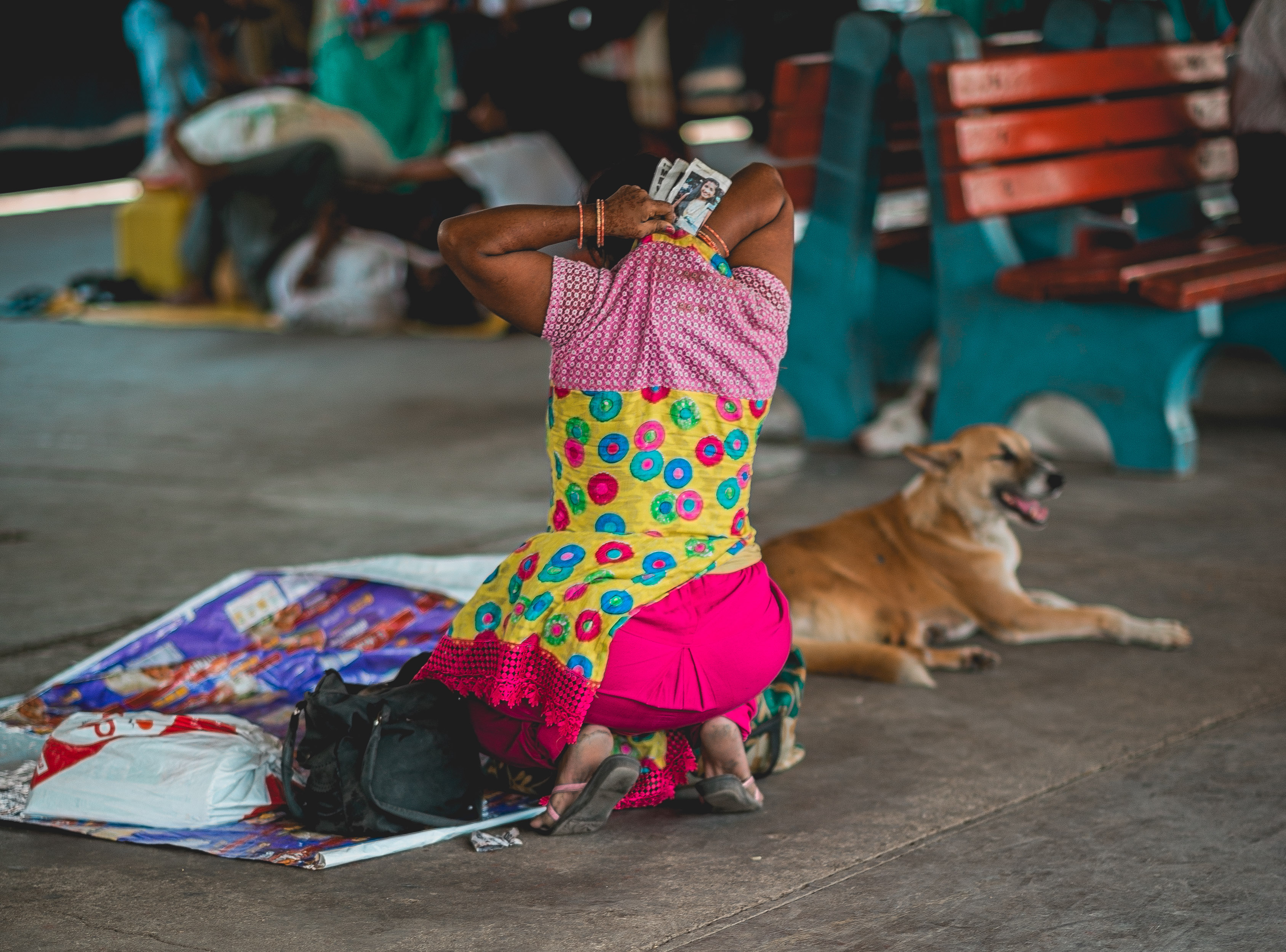 naina.co. naina redhu, the voice of fashion, TVoF, commissioned photo story, photo essay, photo story, photography assignment, photo assignment, NDLS, New Delhi, Railway Station, Railway Look, Airport Look, EyesForStreetStyle, Street Style, India Street Style, Railway Station Street Style