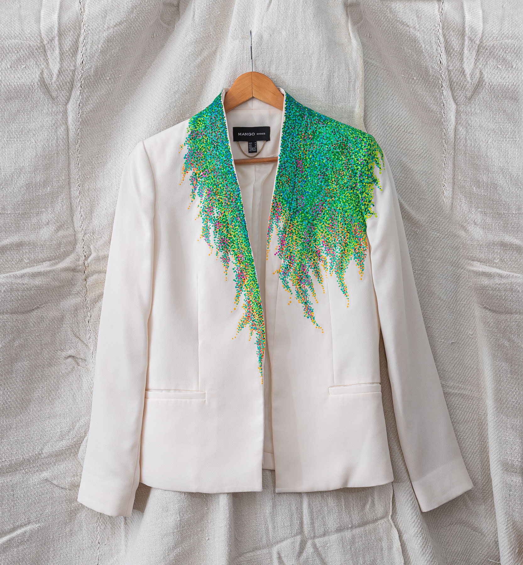 midsummer jardin, hand-painted jacket, impressionist, pointillism, impressionism, post-impressionism, contemporary art, khaosphilos, wearable art, wear a painting, wear art, made in india, make in india, madeinindia, makeinindia, wearableart, wearart, wearapainting, khaos philos, naina redhu, naina.co, naina, indian artist, art on garments, painted jacket, painted blazer, flower garden, midsummer garden, artist's garden, monet, seurat