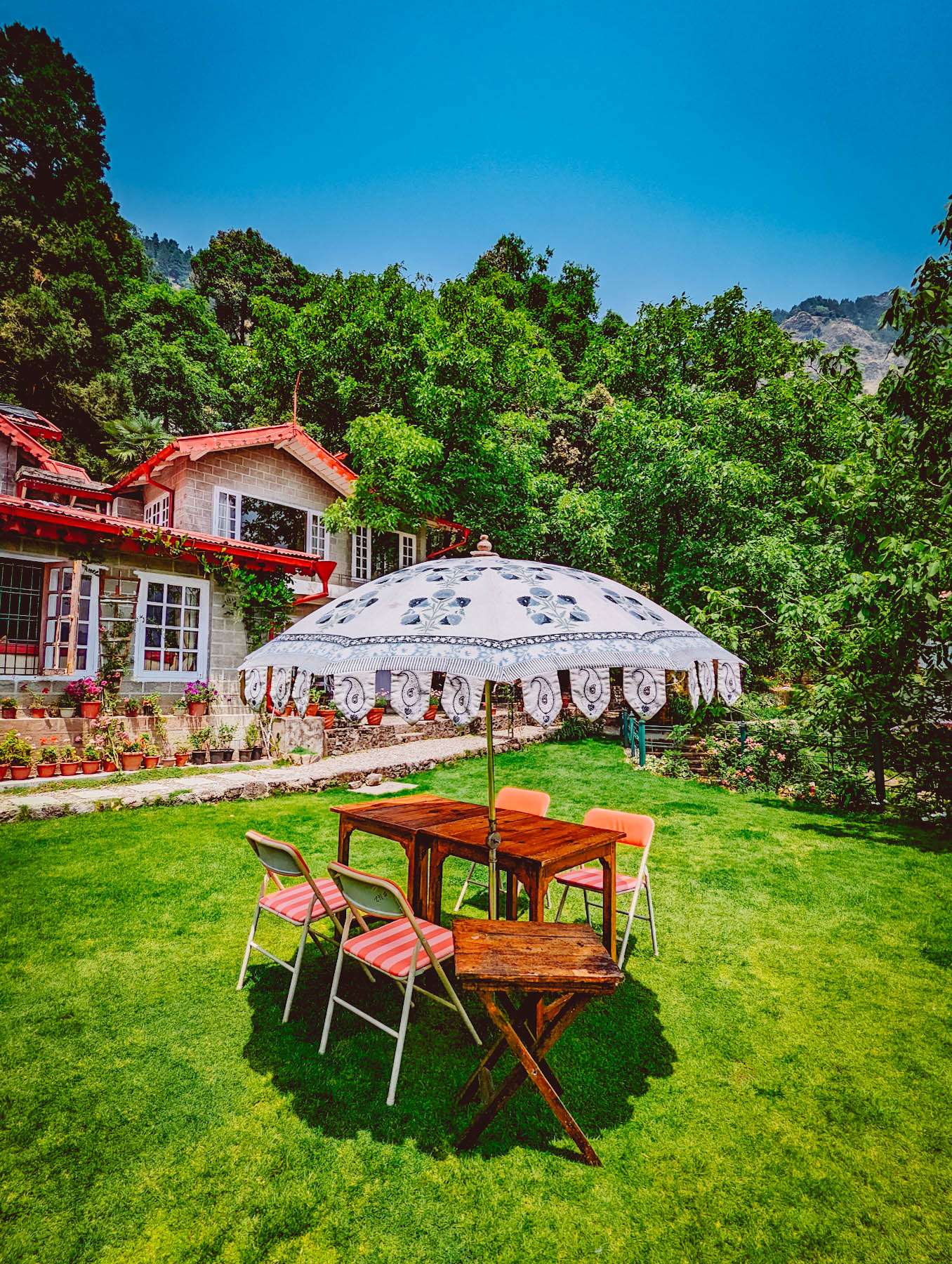 abbotsford, abbotsford heritage homestay, nainital, uttarakhand, travel blogger, travel influencer, travel photographer, professional photographer, naina.co, naina redhu, lifestyle blogger, experience collector, visual storyteller, uttarakhand tourism, eyesfordestinations, kumaon hills