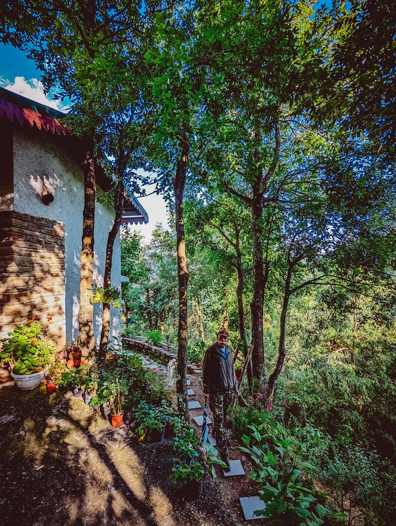 mukteshwar, airbnb cottage, rajat sethi, uttarakhand, iris cottage, eyesfordestinations, uttarakhand cottage, uttarakhand homestay, naina redhu, naina, travel blogger, travel photographer, professional photographer, hospitality professional