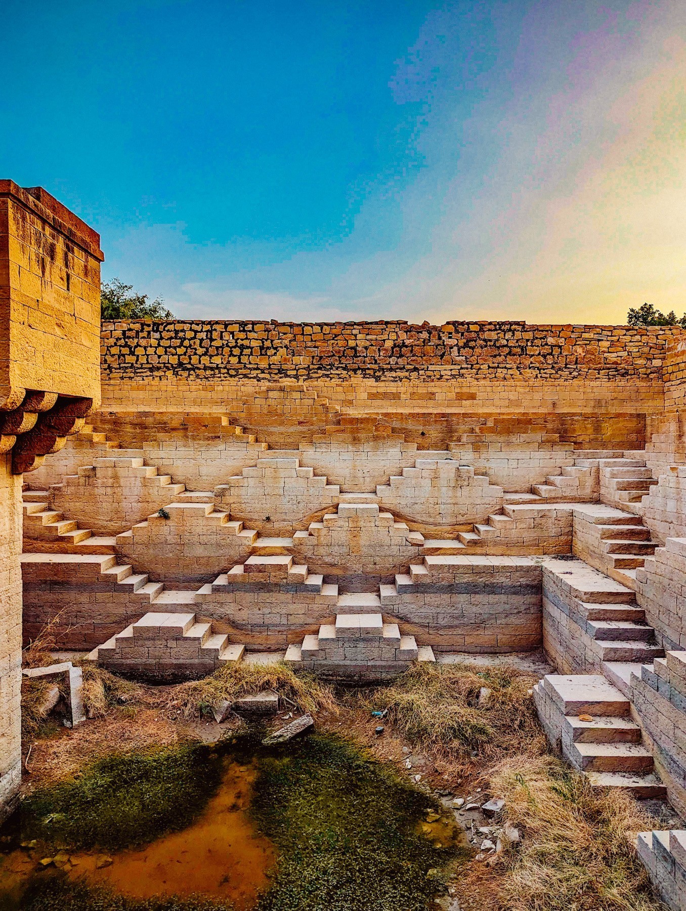 moolsagar, naina redhu, naina.co, jaisalmer, rajasthan, maharawal chaitanya raj singh, abhishti, brocade, festive wear, green shoes, green leather, silver brocade on blue, google pixel 7 pro, teampixel, nainaxgoogle, moolraj sagar, jaisalmer stepwell, jaisalmer baori, sachin singh