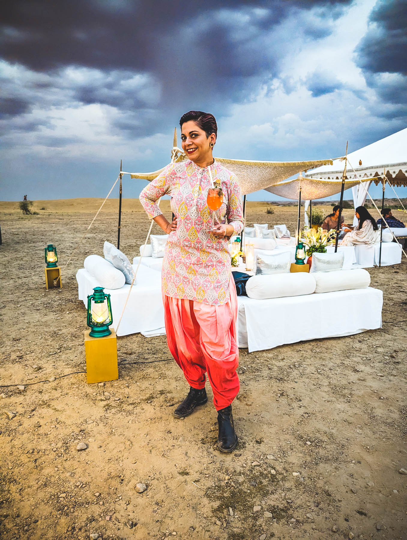 kuldhara oasis, holi sundowner, suryagarh jaisalmer, nainaxsuryagarh, holi 2023, naina.co, naina redhu, eyesfordestinations, incredible india, rajasthan, jaisalmer, desert oasis