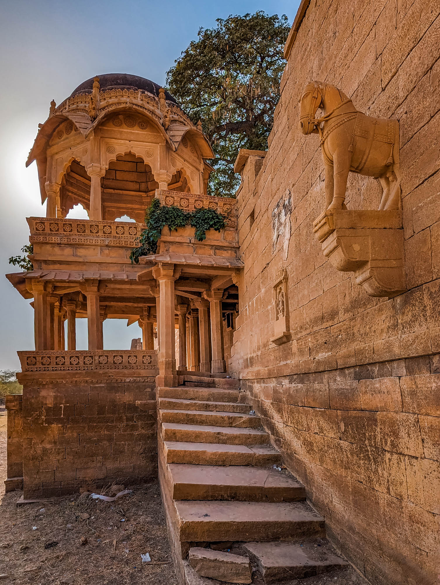 amar sagar, jaisalmer, maharawal akhai singh, lake, palace, rajasthan, stone figurines, slanted steps, stone steps, heritage site