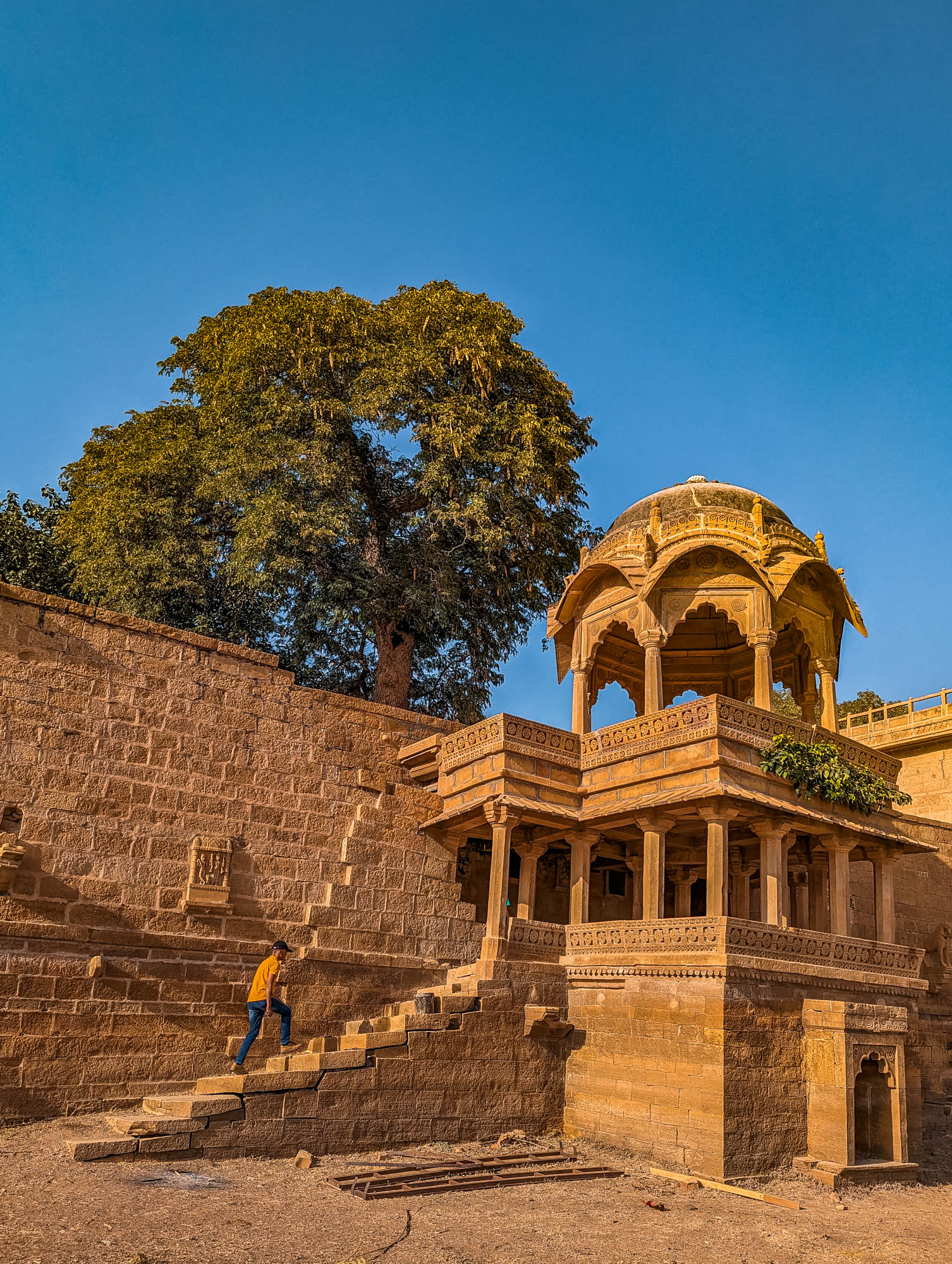 amar sagar, jaisalmer, maharawal akhai singh, lake, palace, rajasthan, stone figurines, slanted steps, stone steps, heritage site