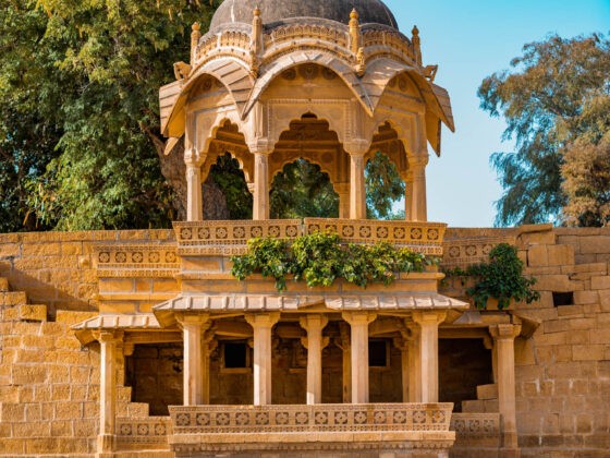 amar sagar, jaisalmer, maharawal akhai singh, lake, palace, rajasthan, stone figurines, slanted steps, stone steps, heritage site