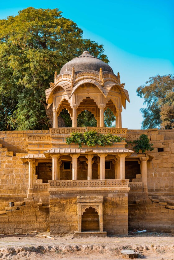 amar sagar, jaisalmer, maharawal akhai singh, lake, palace, rajasthan, stone figurines, slanted steps, stone steps, heritage site