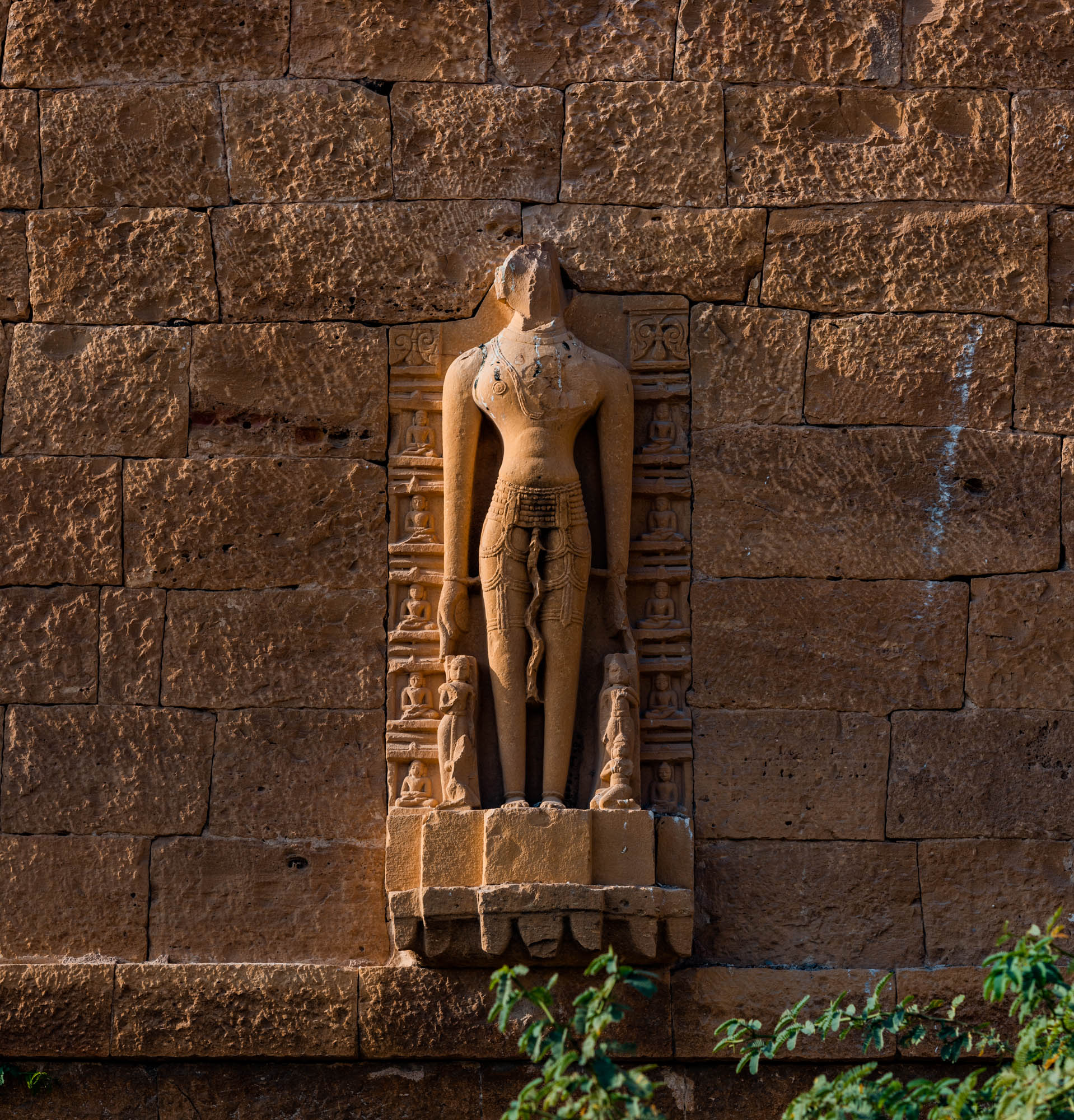 amar sagar, jaisalmer, maharawal akhai singh, lake, palace, rajasthan, stone figurines, slanted steps, stone steps, heritage site