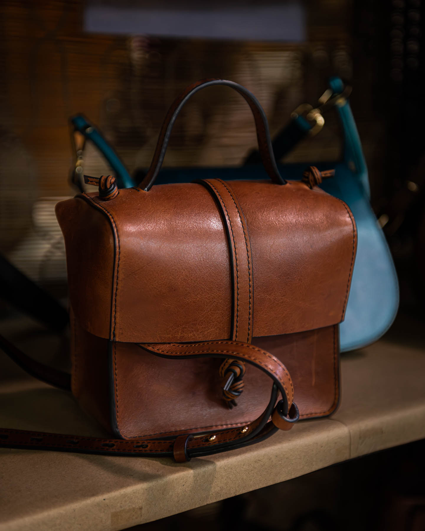 chiaroscuro bags, smriti sain, nangal dewat, open studio, 8th birthday, leather bags, handmade, single artisan made, upcycled leather, genuine leather, #madeinindia, made in india, new delhi, naina redhu, naina.co, photographer, blogger, lifestyle, luxury