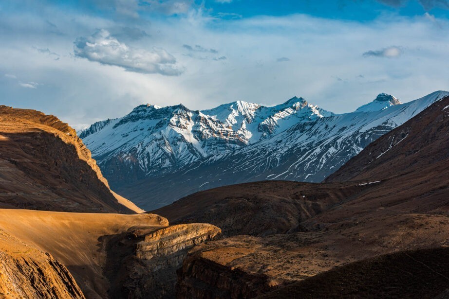banjara experiences, naina redhu, naina.co, tethys himalayan den, spiti, chicham khas, lahaul spiti, himachal pradesh, eyesfordestinations, mountains, himalayas, himalayn griffon, vulture, red fox, blue sheep, ibex, wildlife, snow leaopard, kaza market, tabo, mane, tectonic plates, chicham bridge, gete village, kee monastery, key, ladarcha, kiyato, manali road, travel photographer, landscape photographer, #NAINAxBanjaraExperiences