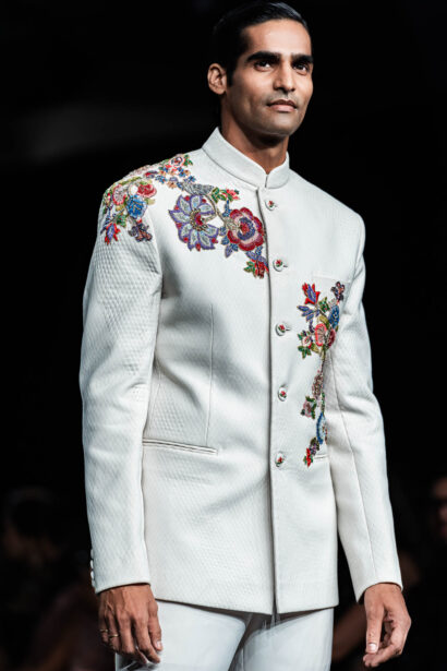 #EyesForFashion, couture 2024, couture presentation, Divya Mishra, nargis couture, fashion designer, fashion show, indian couture, indian fashion, Indian Fashion Designer, naina redhu, naina.co, professional photographer, Rahul Mishra, Runway, India Couture Week, backstage, fashion photographer, runway photographer