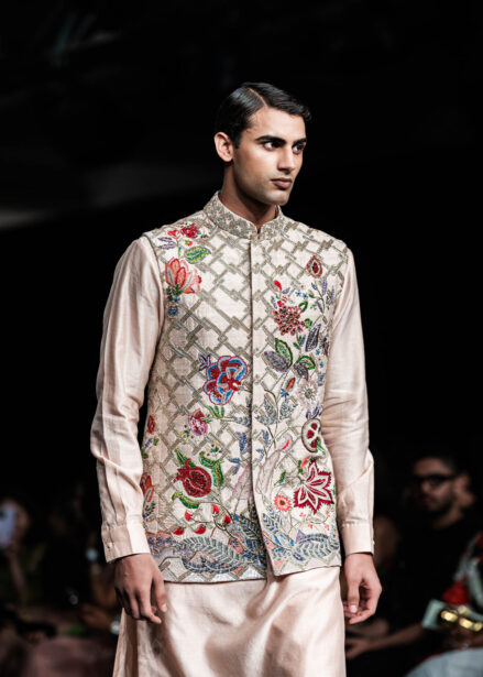 #EyesForFashion, couture 2024, couture presentation, Divya Mishra, nargis couture, fashion designer, fashion show, indian couture, indian fashion, Indian Fashion Designer, naina redhu, naina.co, professional photographer, Rahul Mishra, Runway, India Couture Week, backstage, fashion photographer, runway photographer