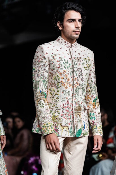 #EyesForFashion, couture 2024, couture presentation, Divya Mishra, nargis couture, fashion designer, fashion show, indian couture, indian fashion, Indian Fashion Designer, naina redhu, naina.co, professional photographer, Rahul Mishra, Runway, India Couture Week, backstage, fashion photographer, runway photographer