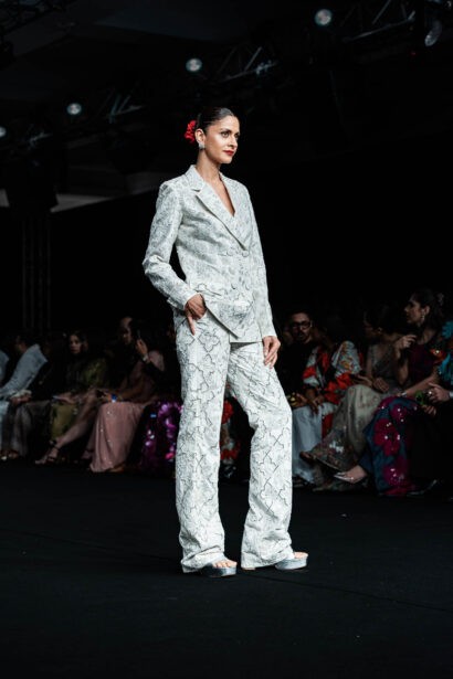 #EyesForFashion, couture 2024, couture presentation, Divya Mishra, nargis couture, fashion designer, fashion show, indian couture, indian fashion, Indian Fashion Designer, naina redhu, naina.co, professional photographer, Rahul Mishra, Runway, India Couture Week, backstage, fashion photographer, runway photographer