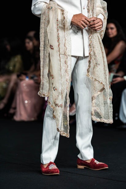 #EyesForFashion, couture 2024, couture presentation, Divya Mishra, nargis couture, fashion designer, fashion show, indian couture, indian fashion, Indian Fashion Designer, naina redhu, naina.co, professional photographer, Rahul Mishra, Runway, India Couture Week, backstage, fashion photographer, runway photographer