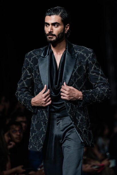 #EyesForFashion, couture 2024, couture presentation, Divya Mishra, nargis couture, fashion designer, fashion show, indian couture, indian fashion, Indian Fashion Designer, naina redhu, naina.co, professional photographer, Rahul Mishra, Runway, India Couture Week, backstage, fashion photographer, runway photographer