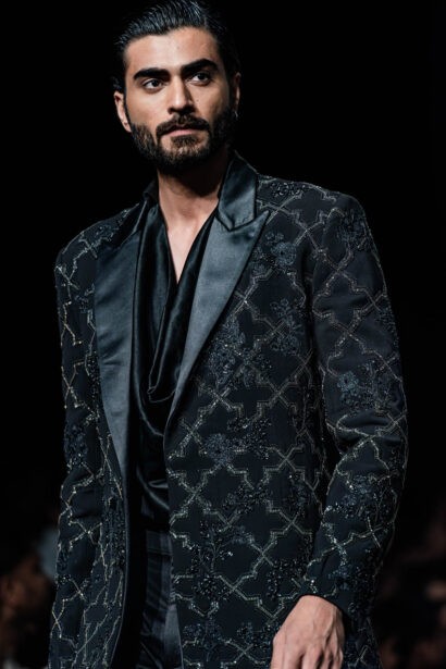 #EyesForFashion, couture 2024, couture presentation, Divya Mishra, nargis couture, fashion designer, fashion show, indian couture, indian fashion, Indian Fashion Designer, naina redhu, naina.co, professional photographer, Rahul Mishra, Runway, India Couture Week, backstage, fashion photographer, runway photographer