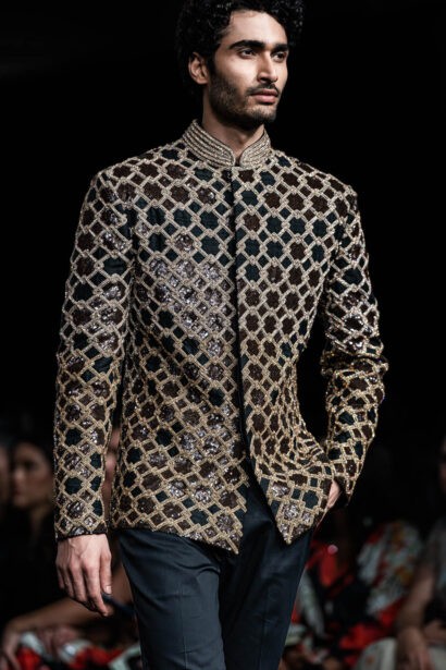 #EyesForFashion, couture 2024, couture presentation, Divya Mishra, nargis couture, fashion designer, fashion show, indian couture, indian fashion, Indian Fashion Designer, naina redhu, naina.co, professional photographer, Rahul Mishra, Runway, India Couture Week, backstage, fashion photographer, runway photographer