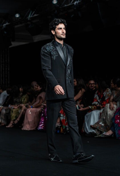 #EyesForFashion, couture 2024, couture presentation, Divya Mishra, nargis couture, fashion designer, fashion show, indian couture, indian fashion, Indian Fashion Designer, naina redhu, naina.co, professional photographer, Rahul Mishra, Runway, India Couture Week, backstage, fashion photographer, runway photographer