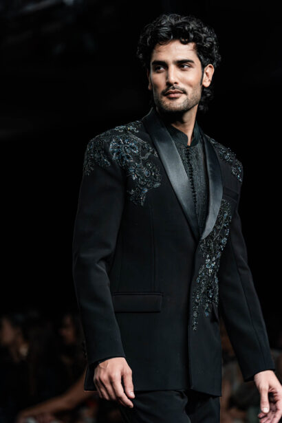 #EyesForFashion, couture 2024, couture presentation, Divya Mishra, nargis couture, fashion designer, fashion show, indian couture, indian fashion, Indian Fashion Designer, naina redhu, naina.co, professional photographer, Rahul Mishra, Runway, India Couture Week, backstage, fashion photographer, runway photographer