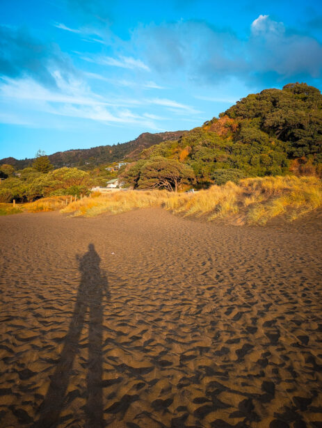 naina redhu, naina.co, new zealand, auckland, piha beach, black sand, tourism, travel photographer, ocean, self portraits, writer, blogger, experience collector, Adelaide photographer, sunset, waves, the gap